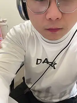 tw_boy520's Live XXX Chat