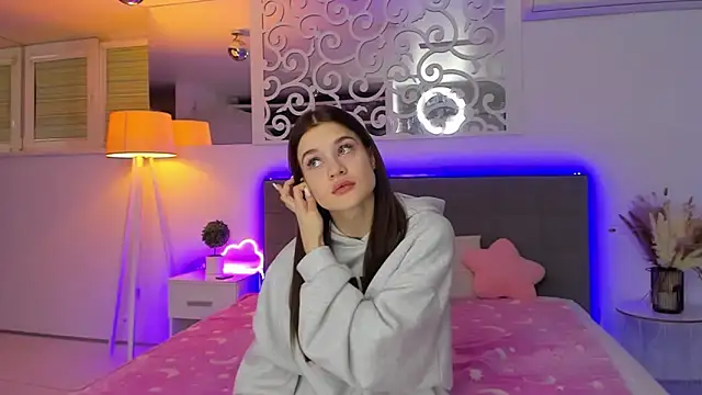 Chat +18 de LuisaClover ao vivo