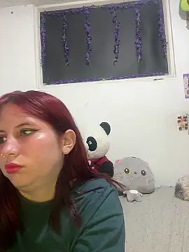 Caroline_red's Webcam Show