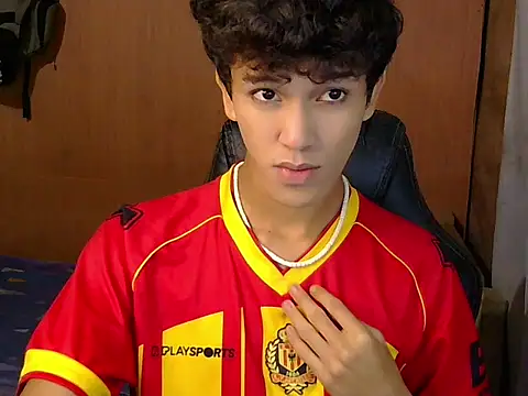 hugekenbigcock élő XXX-chatje