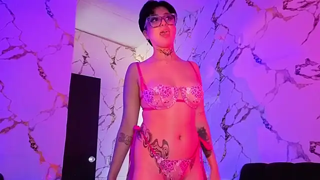 Rebeka-baker live XXX chat