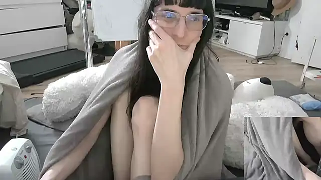 CeriseLapine Chat XXX in diretta