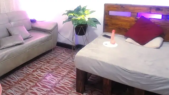 Yeseniaa25_'s Live XXX Chat