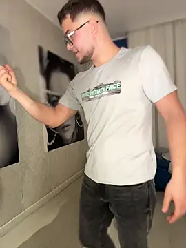 Chatroom XXX en direct de AnastasiaAniess