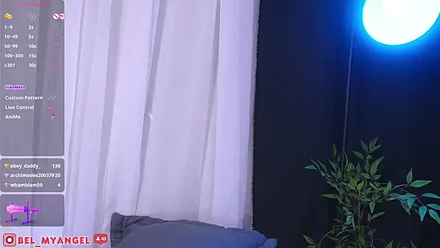 XXX chat uživo modela Bella-Franco