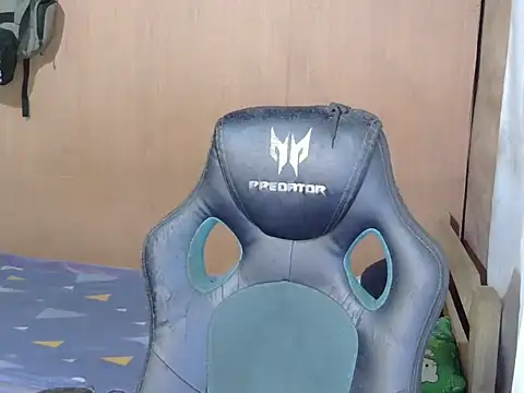 XXX chat uživo modela hugekenbigcock