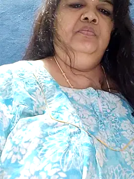 tamilthanushriのライブXXXチャット