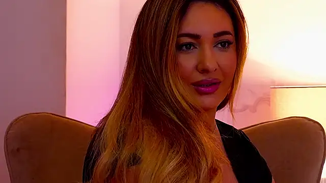 Chat XXX en directo de YaaraCollins