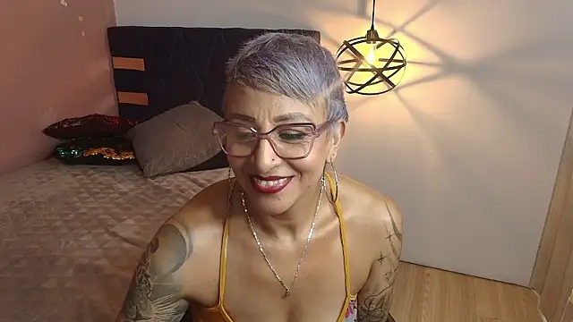 Chat +18 de Charlotte__Gray ao vivo