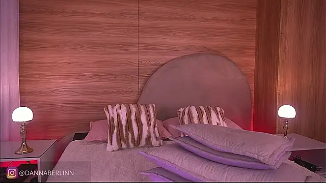 danna_berlin_'s Live XXX Chat