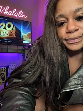 XXX chat uživo modela Tikalalin