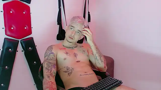 AliceandMax's Live XXX Chat