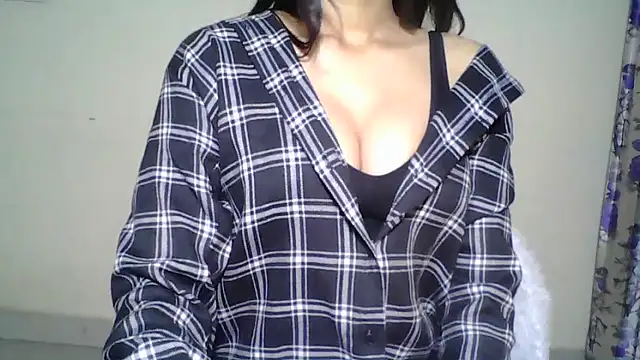 Naughty_Nayra live XXX chat