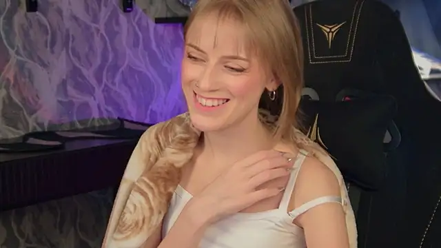 KiraMontoya: онлайн-секс-чат