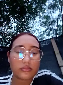 young_dairy01's Live XXX Chat