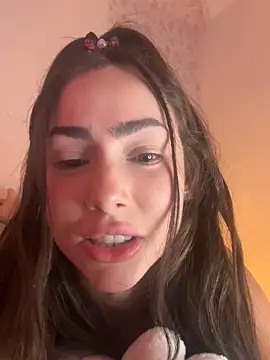 Baby_Mia_pires webkamerás műsora