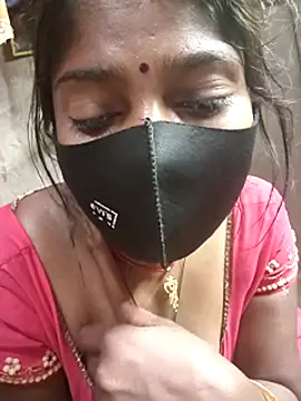 Arti032: διαδικτυακό σόου στην κάμερα