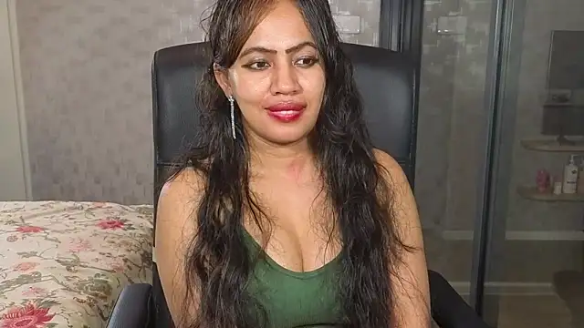 دردشة FannyXhot الجنسية المباشرة