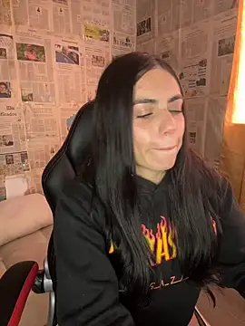 i_am_nina_ élő XXX-chatje