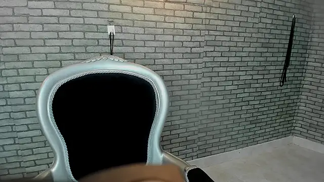 Briana_24 live XXX chat