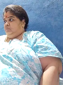 XXX chat uživo modela tamilthanushri