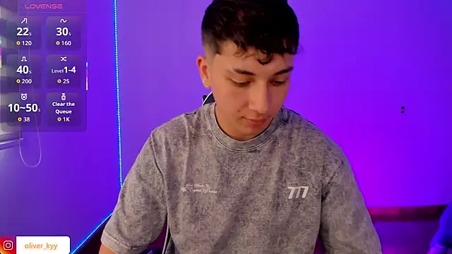 Онлайн чат XXX oliver_kyy