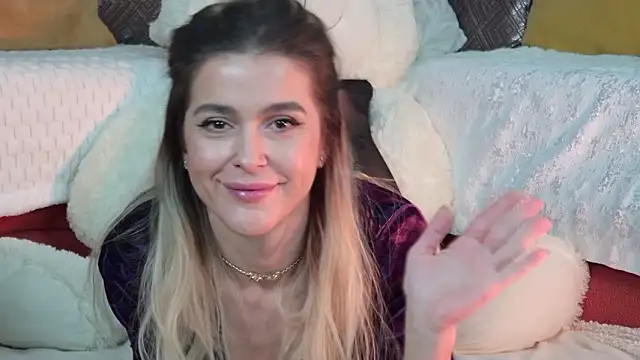 Sarah-Hart Chat XXX live