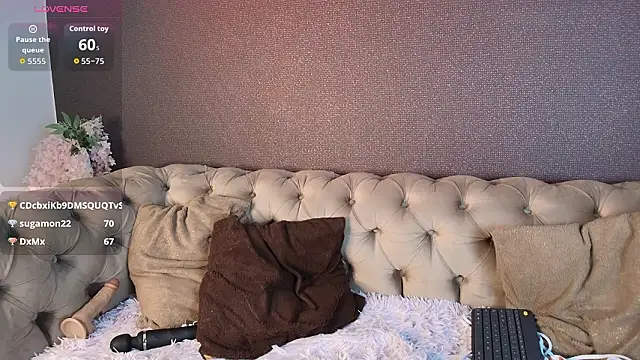 Megan__Honey élő XXX-chatje