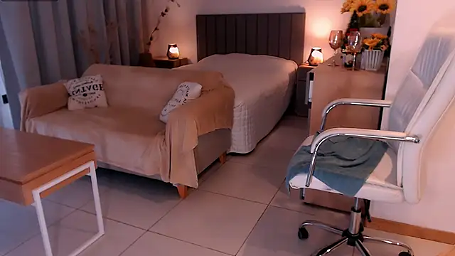 Tilly_Eliot live XXX chat