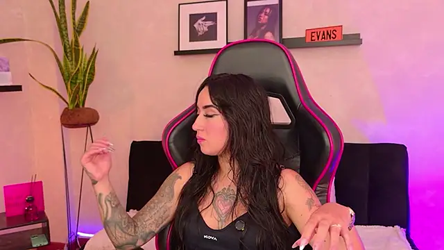 EmmyEvans1 Live XXX-Chat