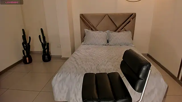 Онлайн чат XXX SunnyRivers