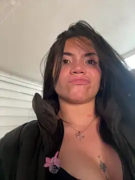 Chatroom XXX en direct de PamelaJonsom_