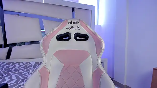 Molly_meow_js' Live XXX Chat