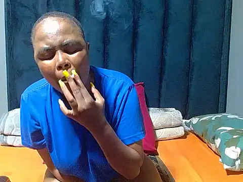 SpicyKitty33's Live XXX Chat