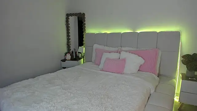 Chat +18 de Ori_valentina ao vivo