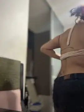 Kaily_Sweet16のライブXXXチャット