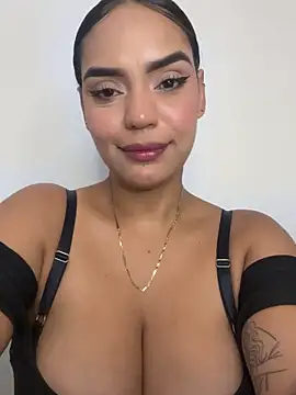 XXX chat uživo modela Sara-77