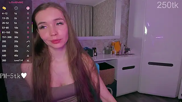 YonaBones' Live XXX Chat