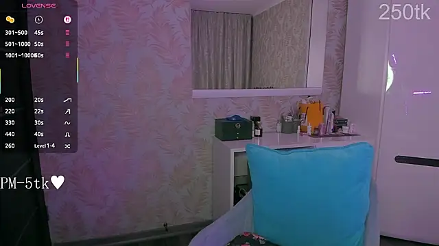 Chatroom XXX en direct de YonaBones