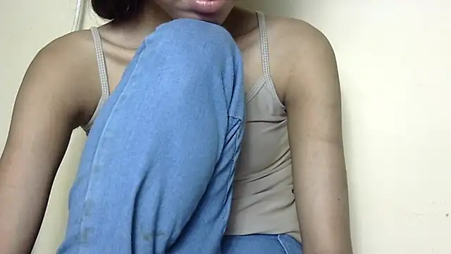 Anu_tiny's Live XXX Chat