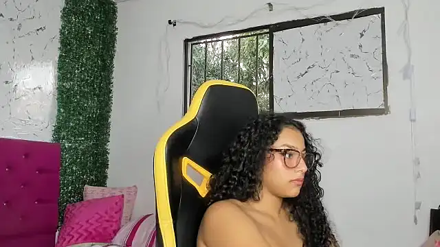 emily_stars1 Chat XXX in diretta