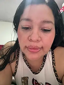 Lovelipsbig Adlı Modelin Canlı XXX Sohbeti