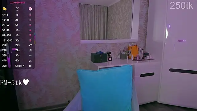 YonaBones' Live XXX Chat