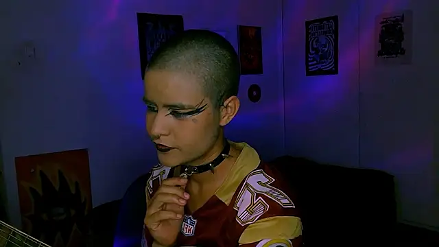 alex_one888 Adlı Modelin Canlı XXX Sohbeti