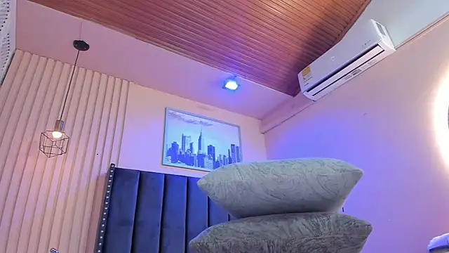 viiolett_lee: απευθείας συνομιλία ΧΧΧ