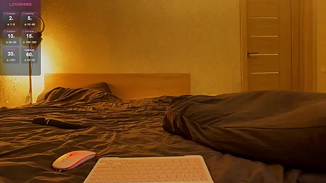 Chatroom XXX en direct de julya_flowerss