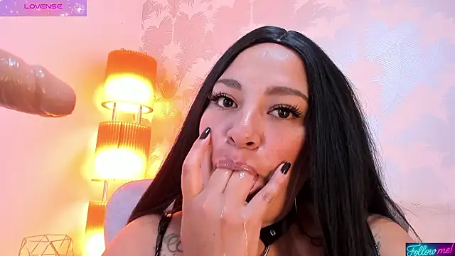 Elise-Leyton live XXX chat