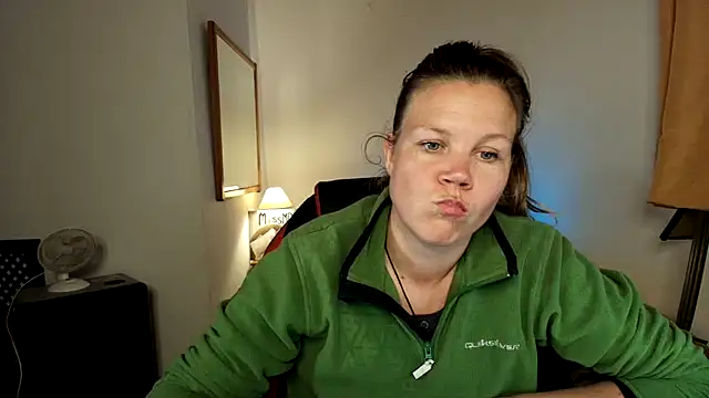 CallMeMaria live XXX chat