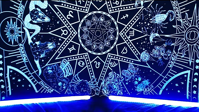 naomi_satan Adlı Modelin Web Kamerası Şovu