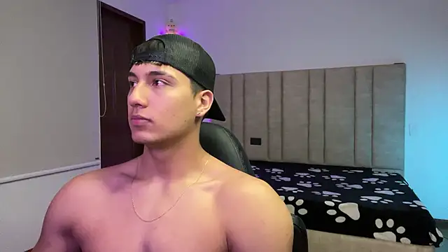 CHRIS_MORGAN1's Live XXX Chat